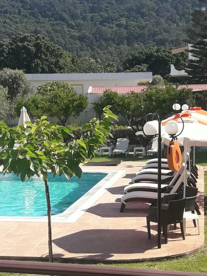 伊利索斯 桑塔海伦娜旅馆酒店 外观 照片